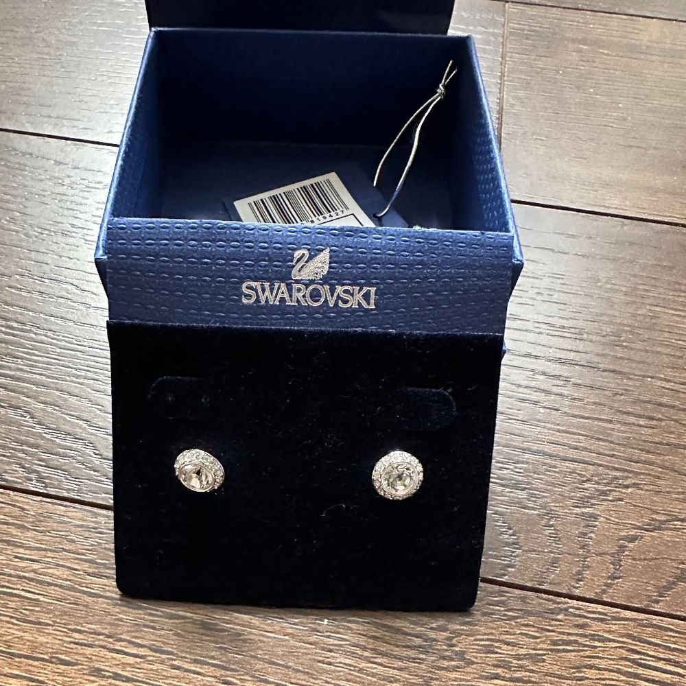 Swarovski stud earrings - Picture 6 of 10